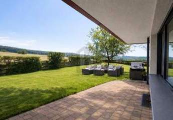 STILVOLLES WOHNEN MIT AUSBLICK & PLATZ