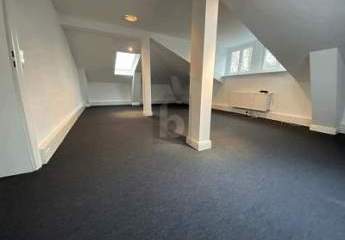 SHARED-OFFICE-SPACE MIT ELBBLICK