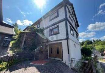 FAMILIENIDYLL MIT SOLARANLAGE & GARTENPARADIES