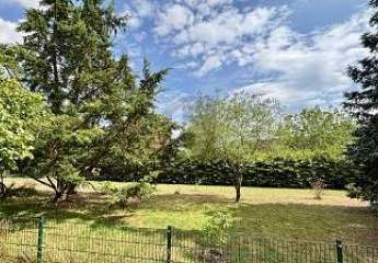 BAUTRAUM MIT NEBENGEBÄUDE UND POTENTIAL