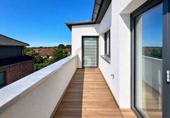 MODERN MIT SONNIGER DACHTERRASSE