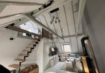 SCHÖNER WOHNEN MIT KAMIN UND OFFENEM STUDIO