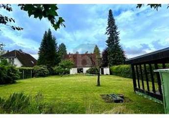 IDYLLISCHE BAULÜCKE IN RUHIGER SACKGASSE