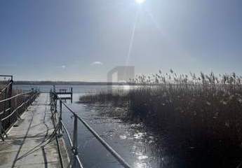 TOLLES SEEGRUNDSTÜCK MIT GROßEM ANWESEN