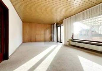 LICHTVERWÖHNTES ZUHAUSE MIT POTENZIAL