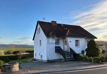 WOHLFÜHLHAUS MIT BLICK INS GRÜNE