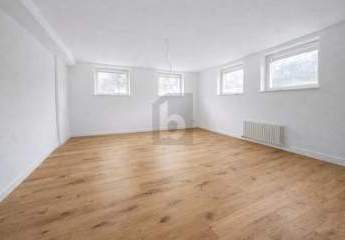 MODERN, ERSTBEZUG NACH KERNSANIERUNG