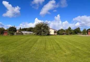 RUHIGE LAGE, VIEL RAUM FÜR IHRE IDEEN