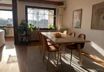 FAMILIENIDYLLE MIT GARTEN, KAMIN & BALKON