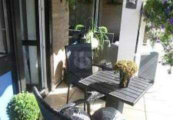 MODERNE BALKONWOHNUNG IM VILLENVIERTEL