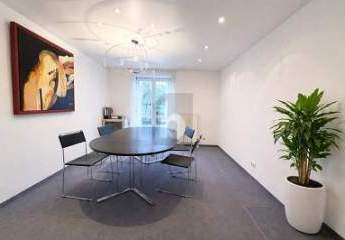 RUHIG, DENNOCH ZENTRAL - MIT GARTENBEREICH