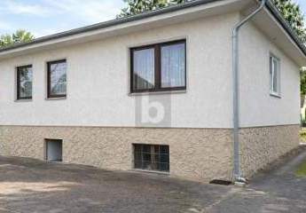 GESTALTUNGSCHANCE MIT GROßEM GARTEN