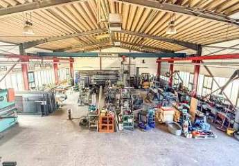 VIELSEITIGE UND FLEXIBLE GEWERBEIMMOBILIE