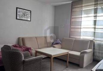 ZWEIFAMILIENHAUS MIT STARKEM ENTWICKLUNGSPOTENZIAL