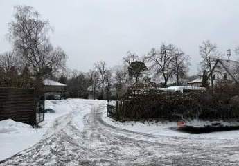 GRUNDSTÜCK IN ZENTRALER LAGE