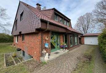 MODERNES ARCHITEKTENHAUS IN STADTNAHER LAGE