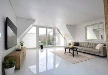 VIEL PLATZT ZUM WOHLFÜHLEN MIT GROßEM GARTEN