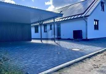 FAMILIENHAUS IM GRÜNEN MIT GARTEN & PV