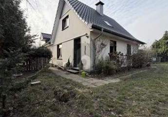 FAMILIENHAUS MIT GARTEN UND PHOTOVOLTAIK