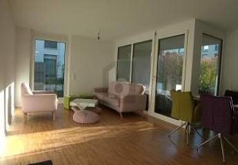 NEUWERTIG, EFFIZIENT, MODERN, MÖBLIERT - MIT GARTEN