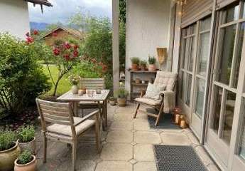 RUHIG UND SCHÖN MIT TERRASSE UND GARTENANTEIL