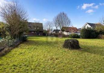 GROßZÜGIG MIT GESICHERTEM BAUVORBESCHEID