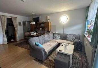 EIGENTUM MIT BLICK AUF DEN DOM