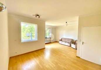 CHARMANTE 2-ZIMMER -WOHNUNG