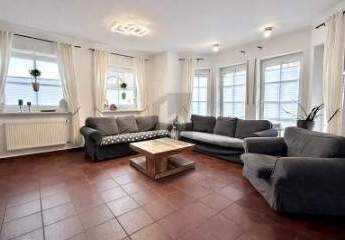EINFAMILIENHAUS MIT WINTERGARTEN & PV