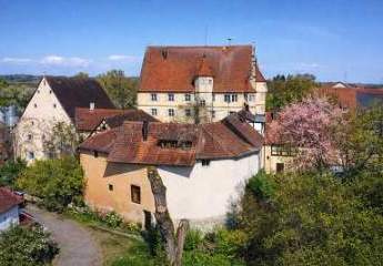 WOHNEN IM SCHLOSS