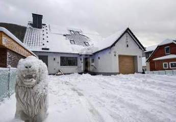 LUXURIÖSES FERIENHAUS IN EXKLUSIVER FLUSSLAGE