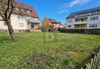 ATTRAKTIV ERSCHLOSSEN MIT 3 GARAGEN