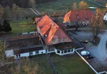 HISTORISCHER GUTSHOF MIT ENTWICKLUNGSSPIELRAUM