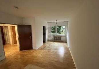 KLASSISCH & SERIÖSE MIT BALKON