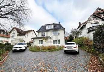 ENERGIEEFFIZIENT MIT PARKÄHNLICHEN GRUNDSTÜCK