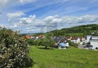 GRUNDSTÜCK MIT WEITBLICK IN RUHIGER WOHNLAGE
