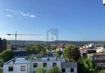 FAMILIENGLÜCK MIT TRAUMHAFTEM AUSBLICK