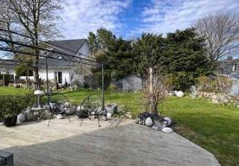 IHR NEUES ZUHAUSE: STILVOLL MIT GARTENIDYLLE
