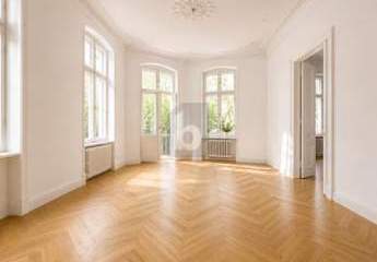 BELLE ÈTAGE RÄUME MIT VIEL POTENTIAL