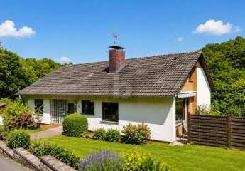 VERMIETETE EINHEIT + GARTEN & VIEL PLATZ