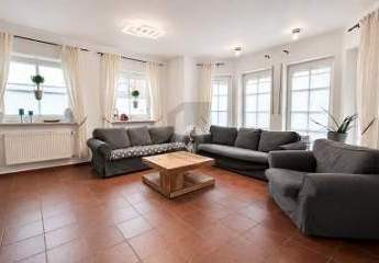 EINFAMILIENHAUS MIT WINTERGARTEN & PV