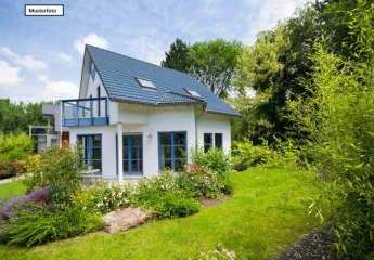 Einfamilienhaus mit Einliegerwohnung in 59581 Warstein, Kirchweg