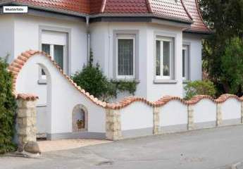 Doppelhaushälfte in 96465 Neustadt, Hutstr.