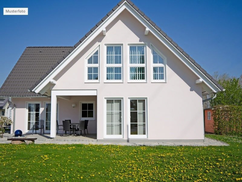 Reiheneckhaus in 95111 Rehau, Angergäßchen