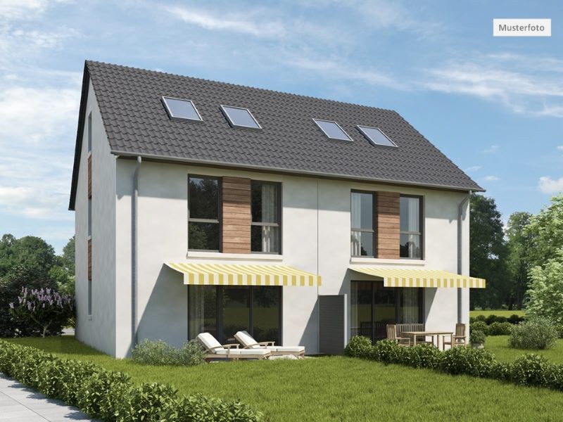 Zweifamilienhaus in 42651 Solingen, Hasselstr.