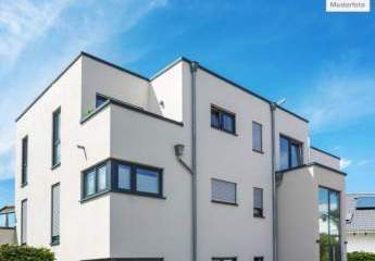 Zwangsversteigerung Mehrfamilienhaus in 97539 Wonfurt, Seestr.