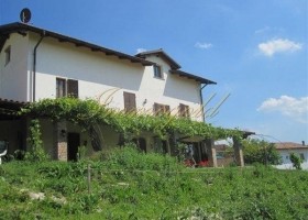 Hübsches, sofort bewohnbares Landhaus in den Weinbergen