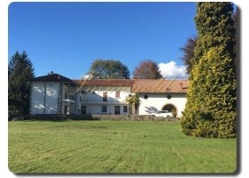 Immogold IMI 1380 renovierungsbedürftige Villa mit großem Park