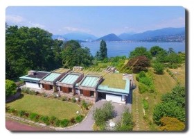 Immogold Luxus-Villa mit Pool und Privatstrand direkt am Lago Maggiore