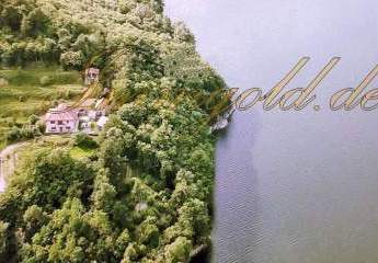 Immogold Villa mit riesigem Grundstück am Wasser